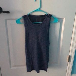 size 4 lululemon tank top